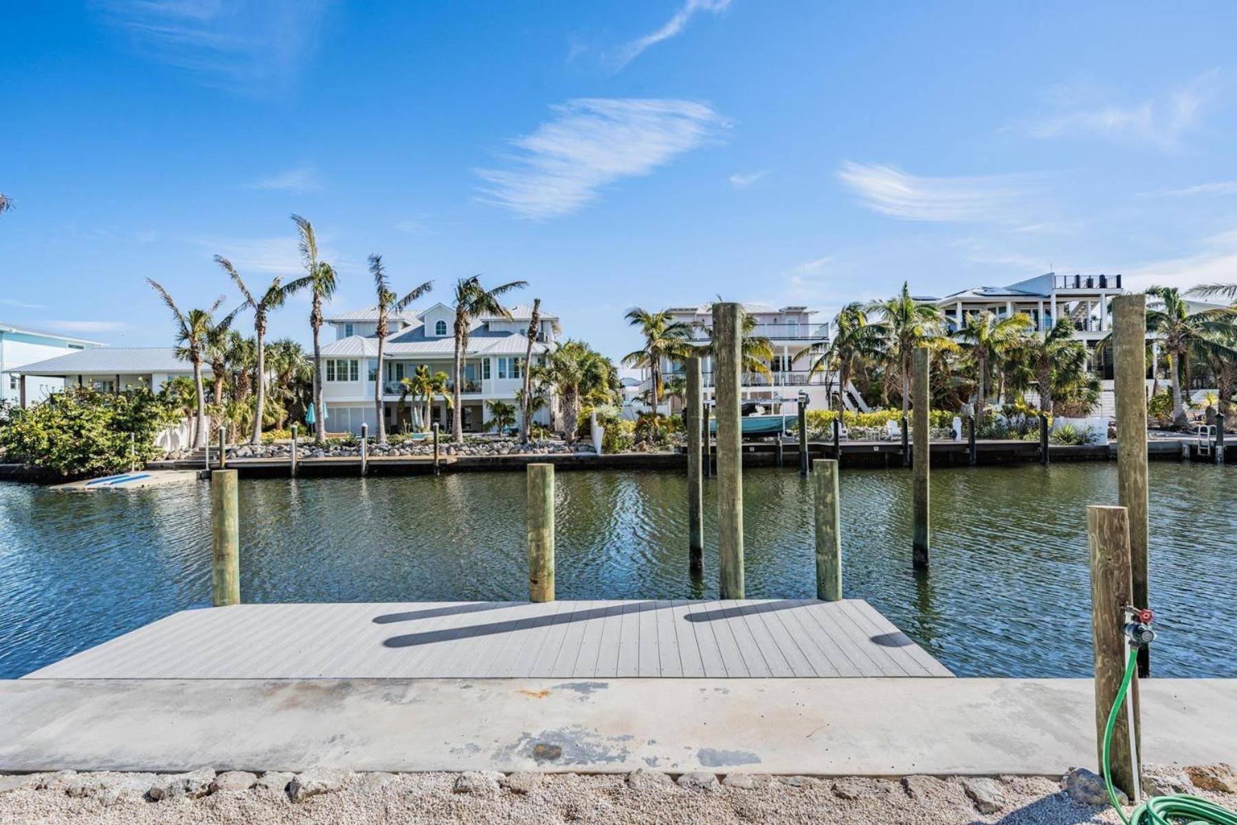 519 Loquat Drive Holiday home