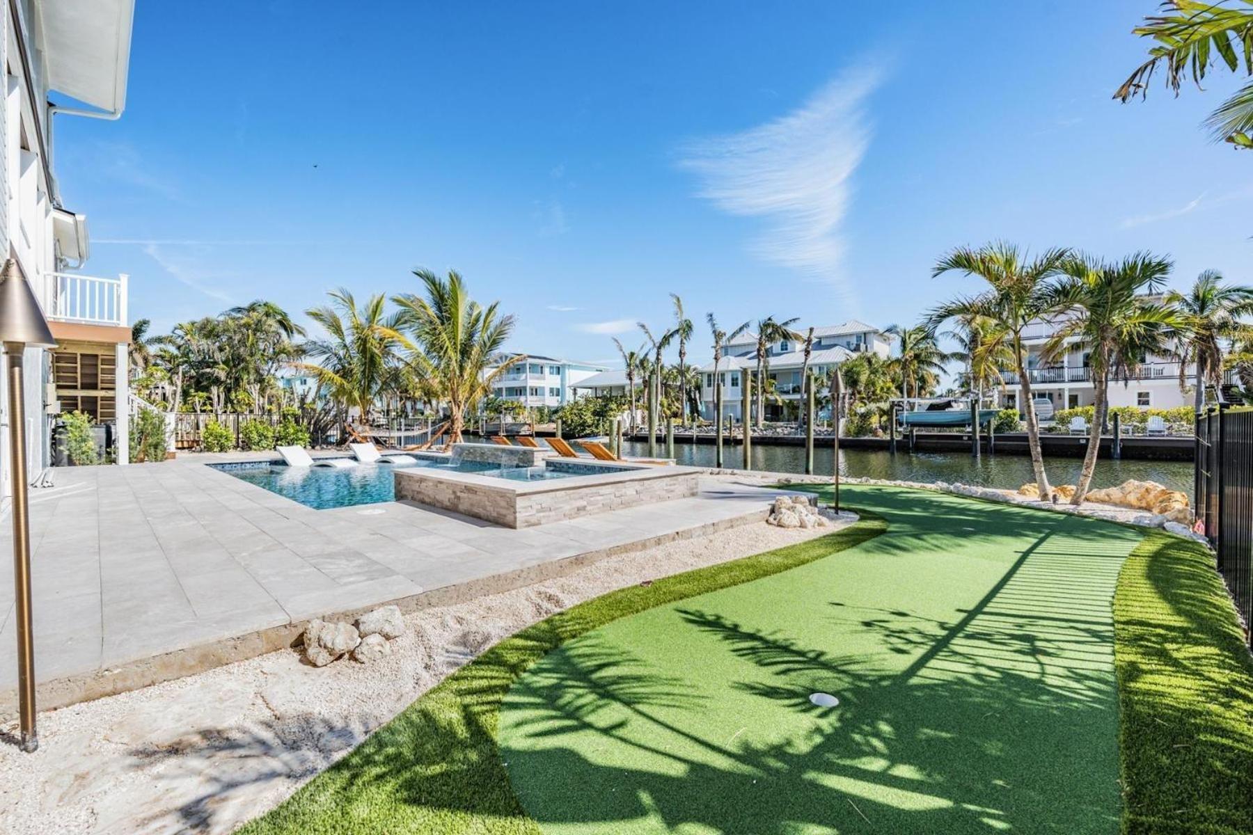 519 Loquat Drive * Anna Maria