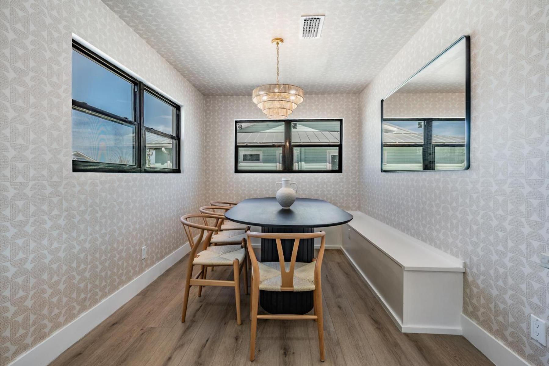 519 Loquat Drive Holiday home