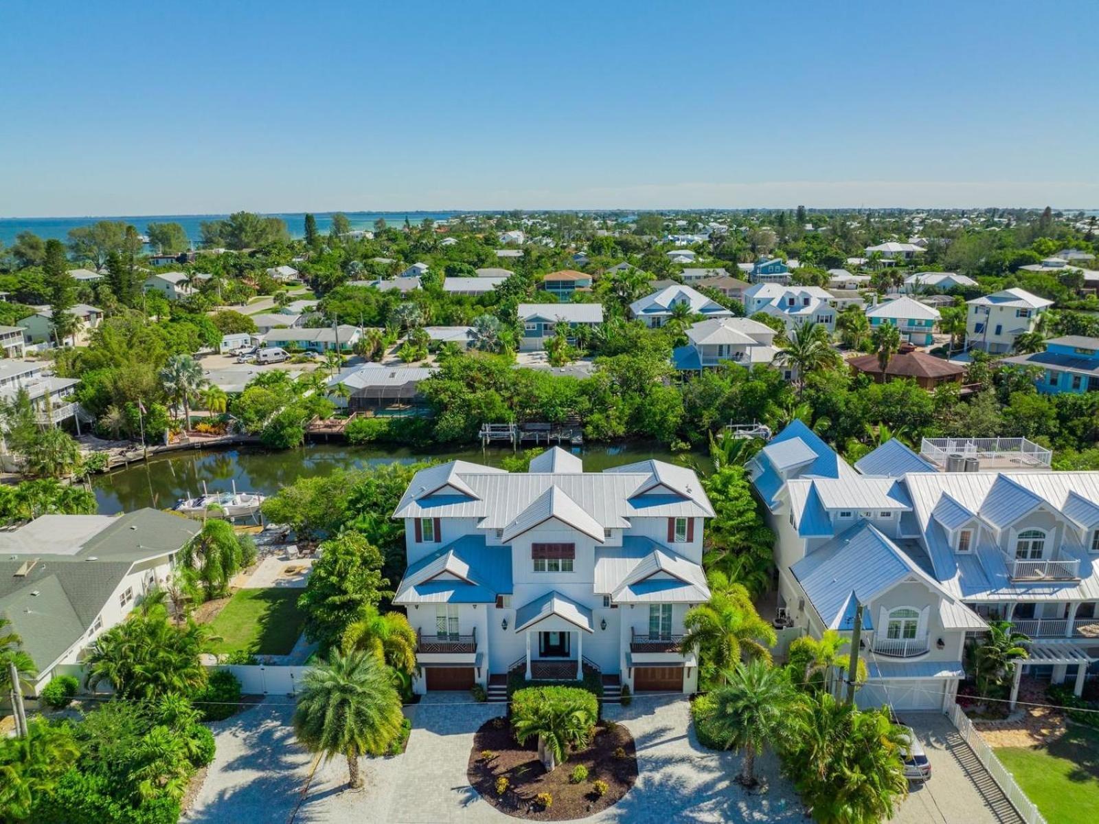 Tern Key - New Luxury Canal Front With Pool Dock Close To Bean Point Pine Ave Holiday home Anna Maria