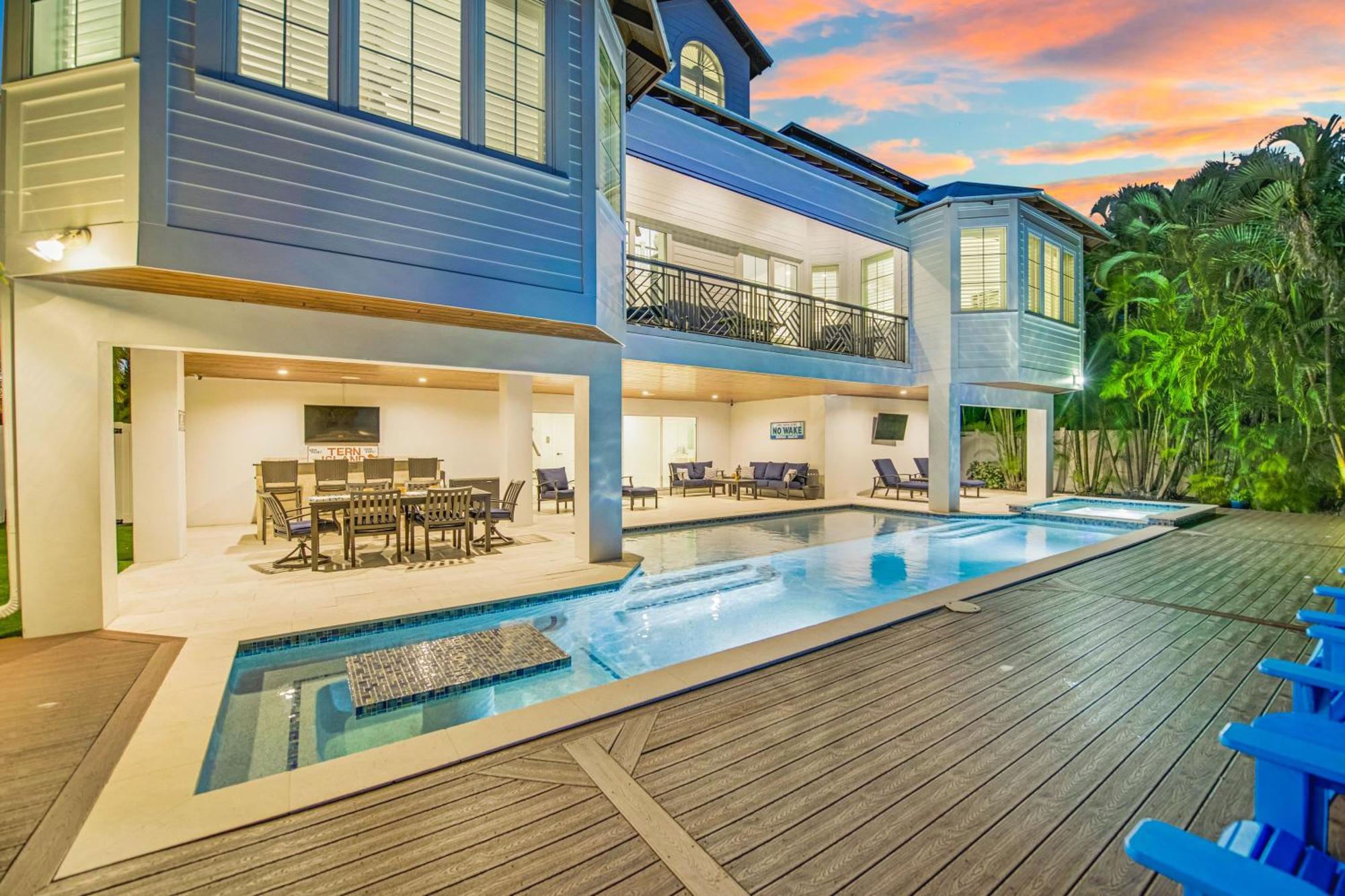 Tern Key - New Luxury Canal Front With Pool Dock Close To Bean Point Pine Ave Holiday home *