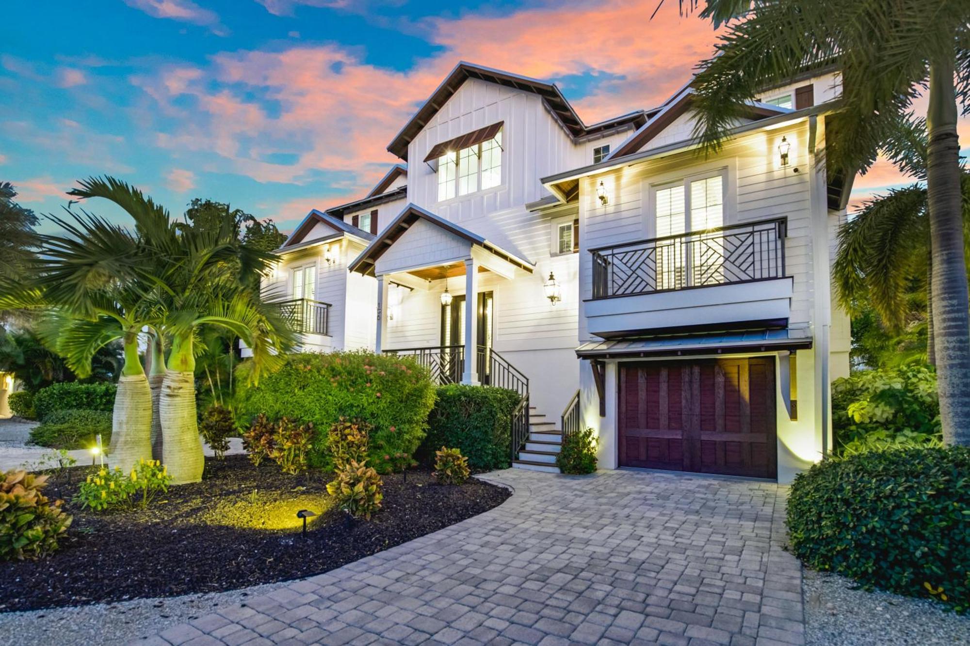 Tern Key - New Luxury Canal Front With Pool Dock Close To Bean Point Pine Ave Anna Maria