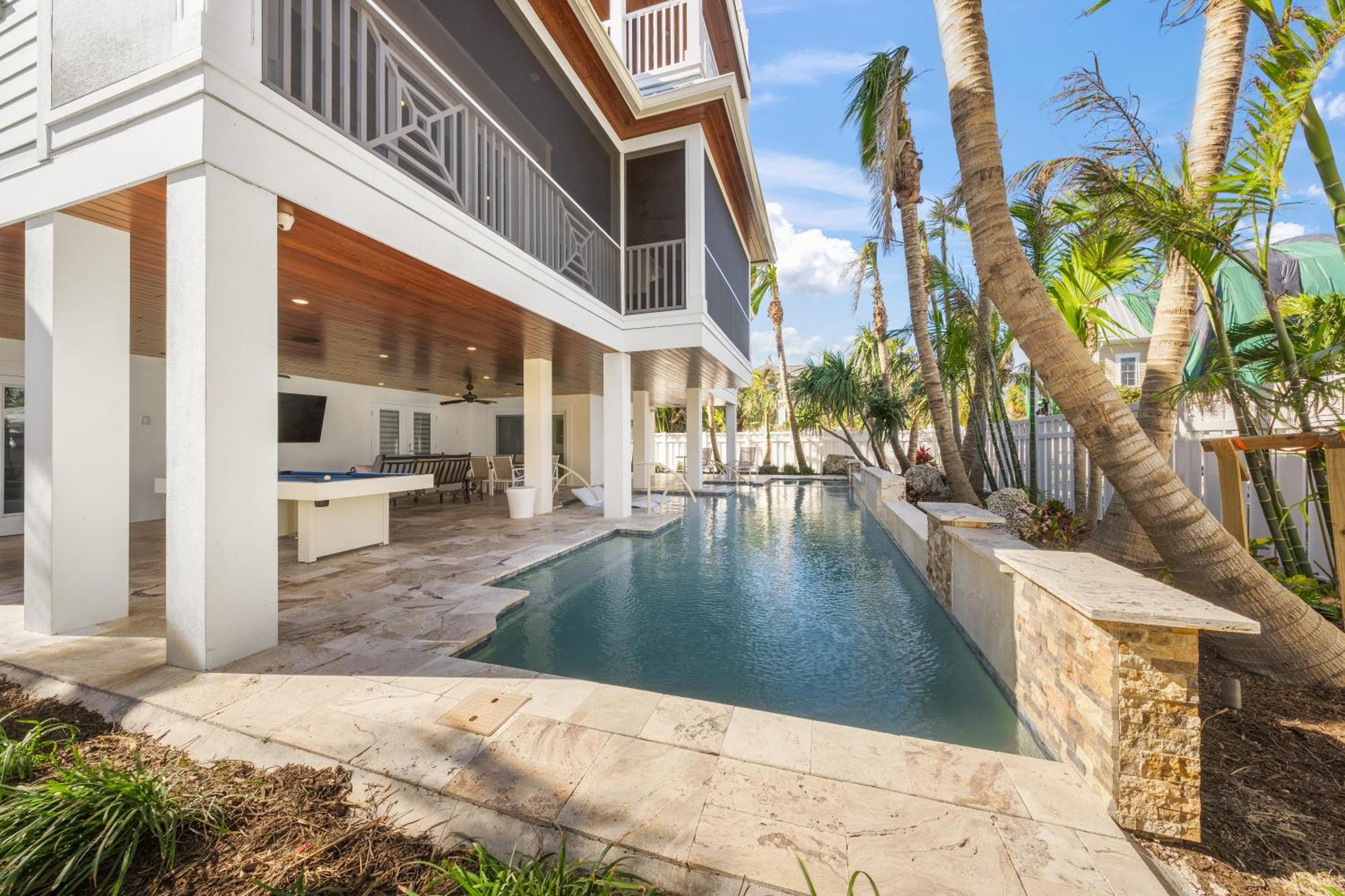 Holiday home Sea La Vie - Custom 3br W Heated Pool Rooftop Deck On Island *