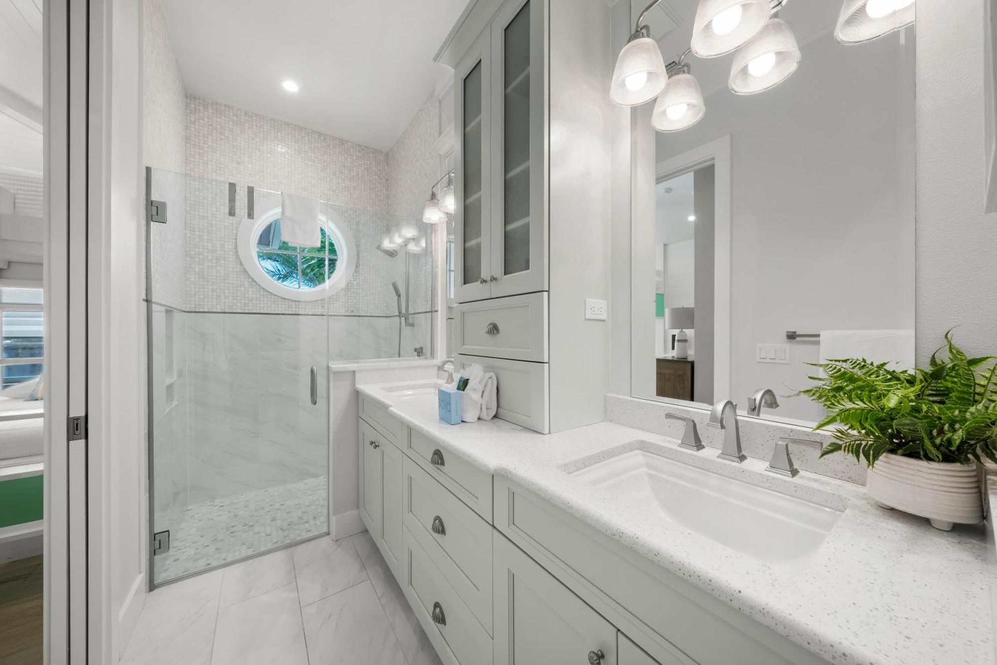 Holiday home Sea La Vie - Custom 3br W Heated Pool Rooftop Deck On Island