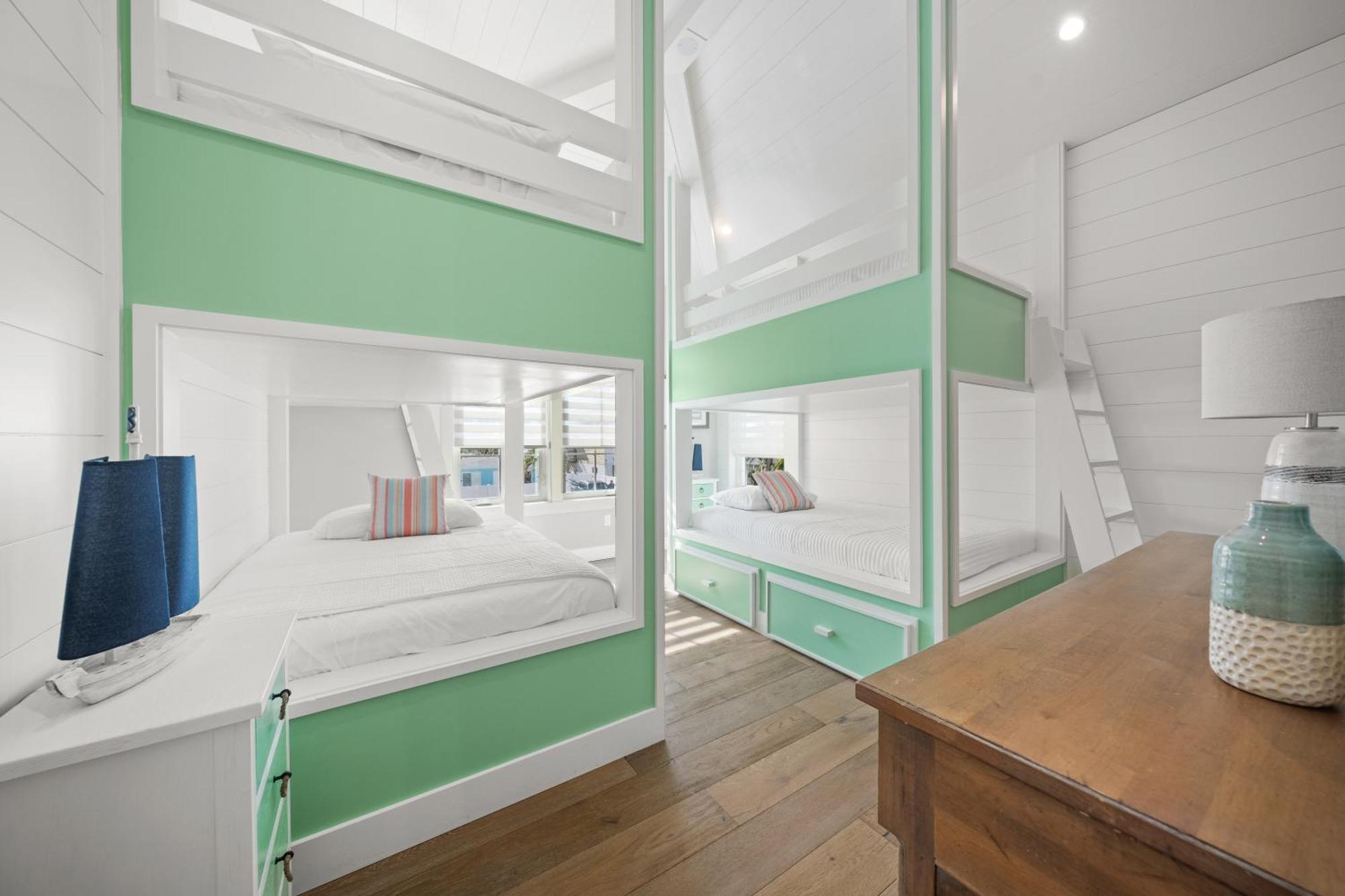 Sea La Vie - Custom 3br W Heated Pool Rooftop Deck On Island Holiday home *