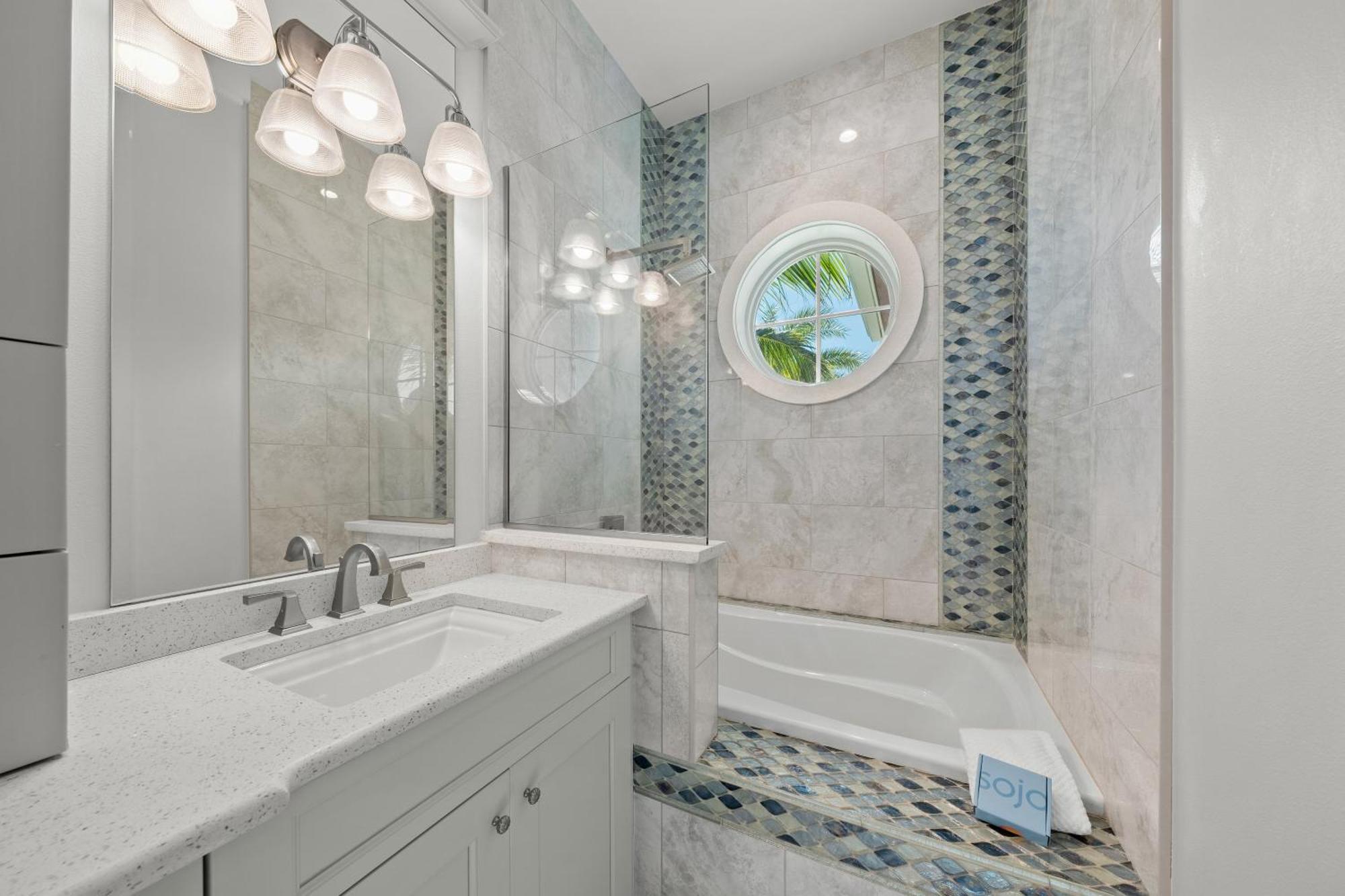 Sea La Vie - Custom 3br W Heated Pool Rooftop Deck On Island Holiday home Anna Maria