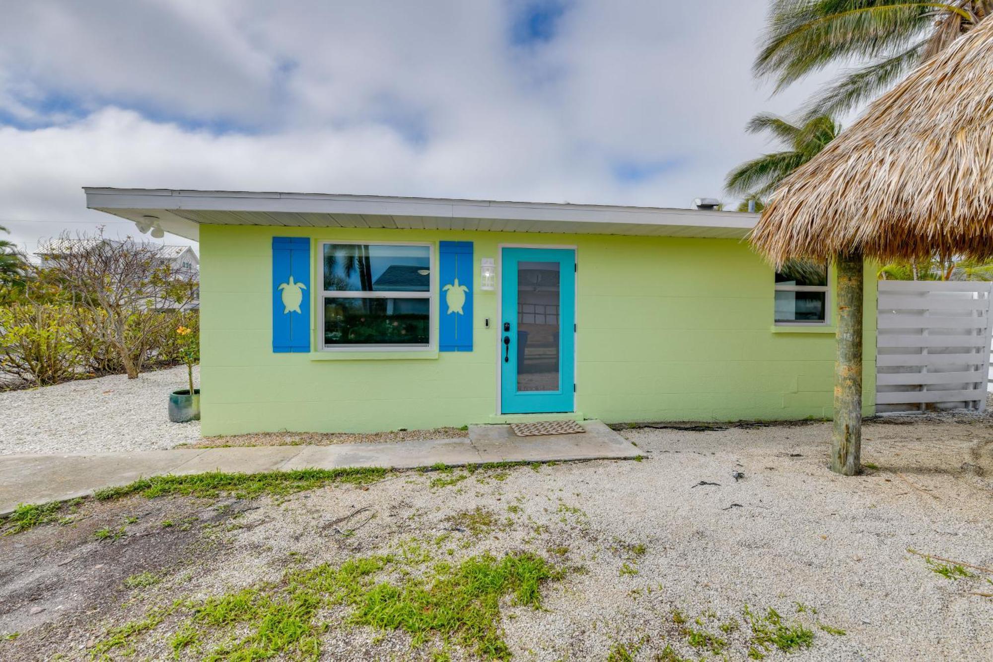 Fish, Swim And Unwind * Anna Maria