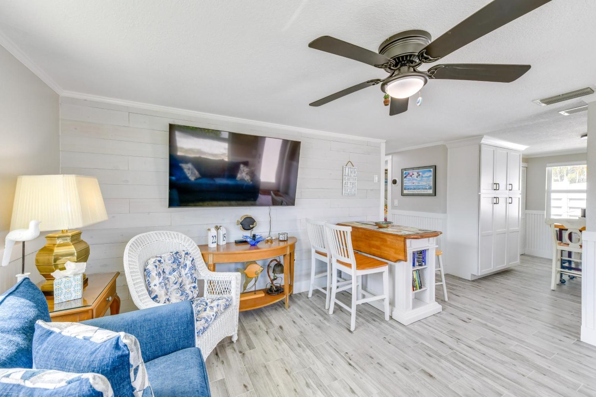 Fish, Swim And Unwind Anna Maria
