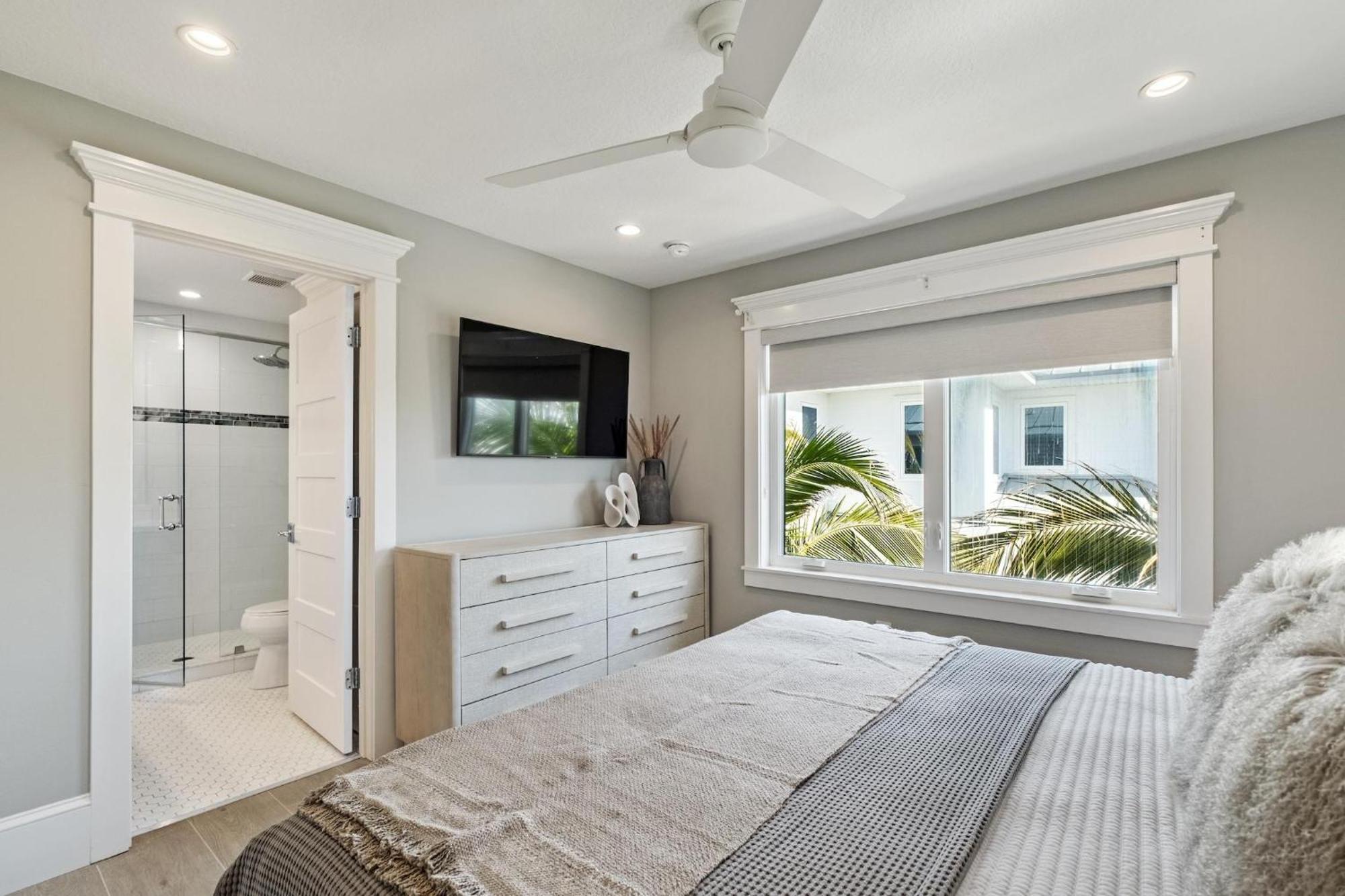 Bay View Beauty * Anna Maria