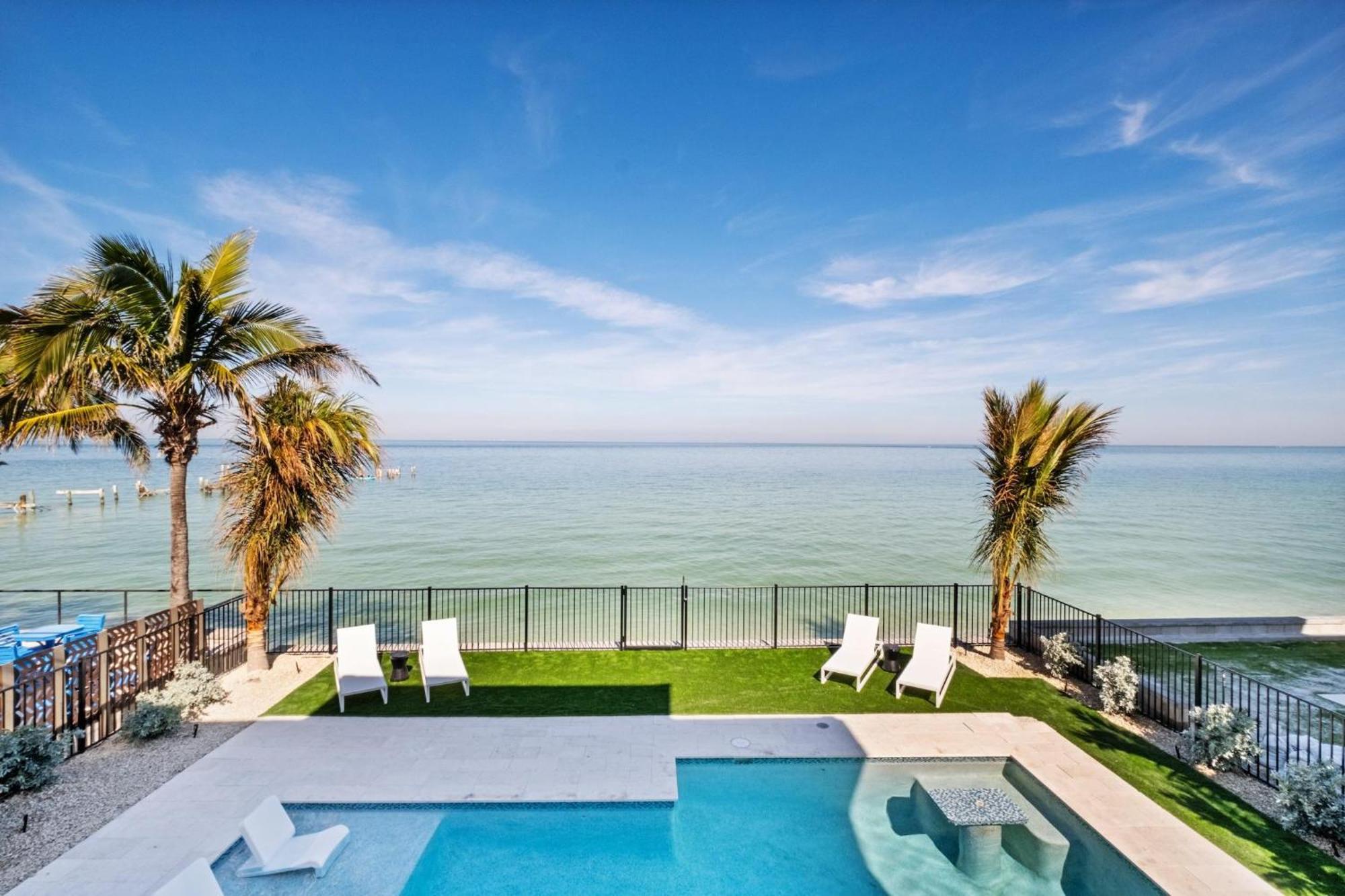 Bay View Beauty *