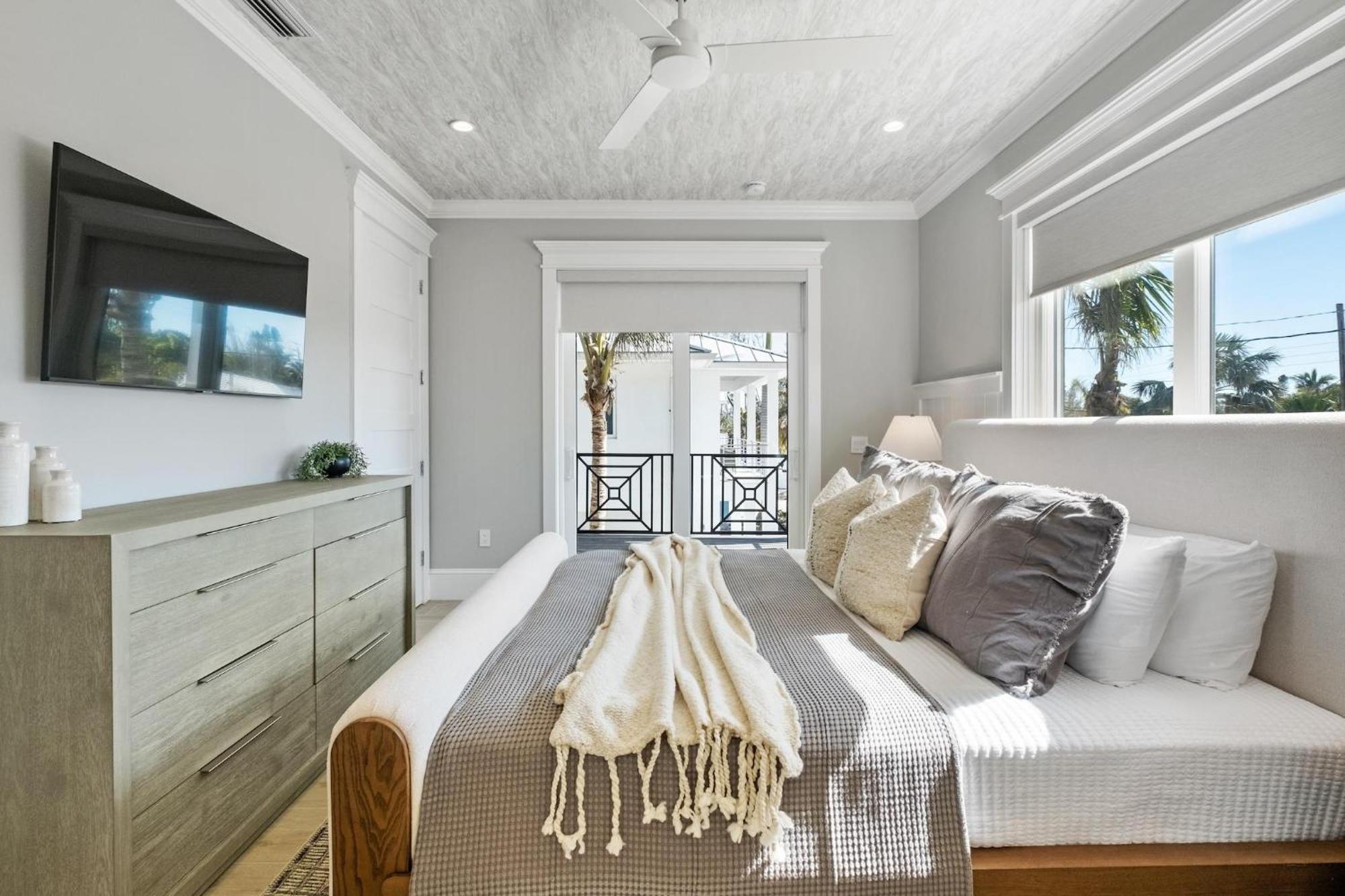 Bay View Beauty * Anna Maria