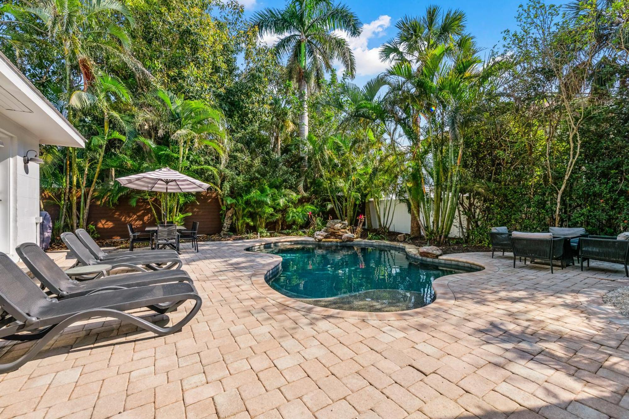 Sandy Pants - Designer Chic Steps To Backyard Oasis W Heated Pool Anna Maria