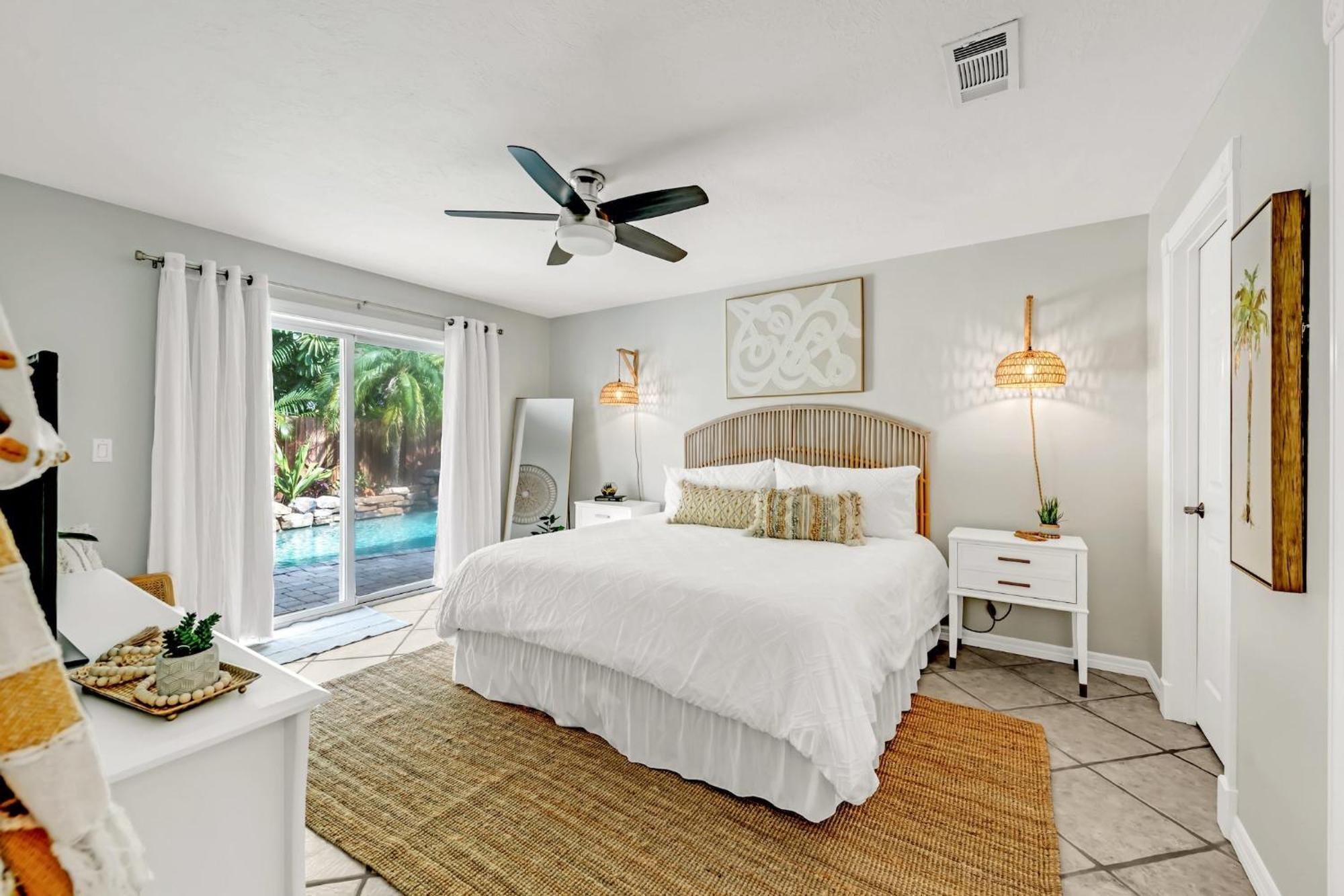Holiday home On Turtle Time - Beautifully Updated Wheated Pool Covered Porches Gear Walk To Anna Maria