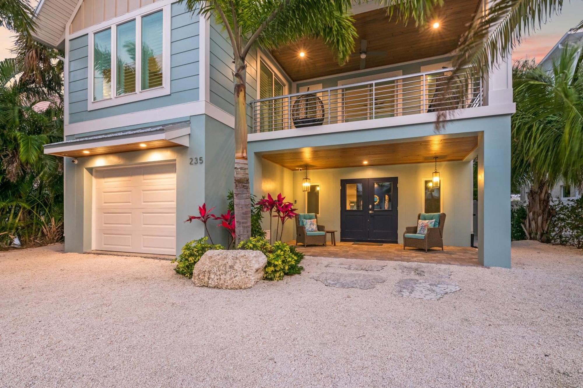 Acqualuxe - Exquisite 2022 Lux Canal W Outdoor Oasis Pool Dock Sup Kayaks Fire Pit Holiday home *