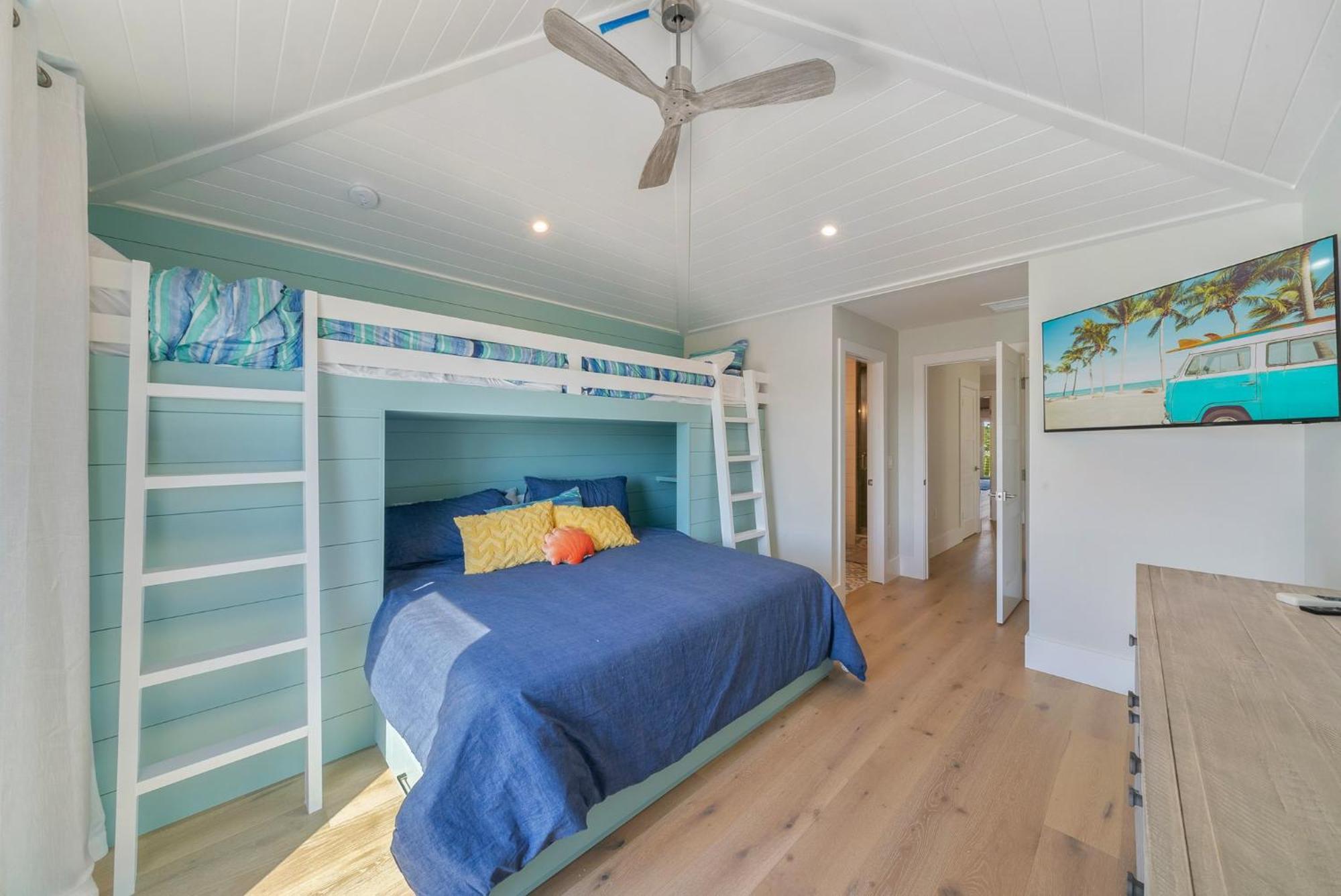 Acqualuxe - Exquisite 2022 Lux Canal W Outdoor Oasis Pool Dock Sup Kayaks Fire Pit Holiday home Anna Maria