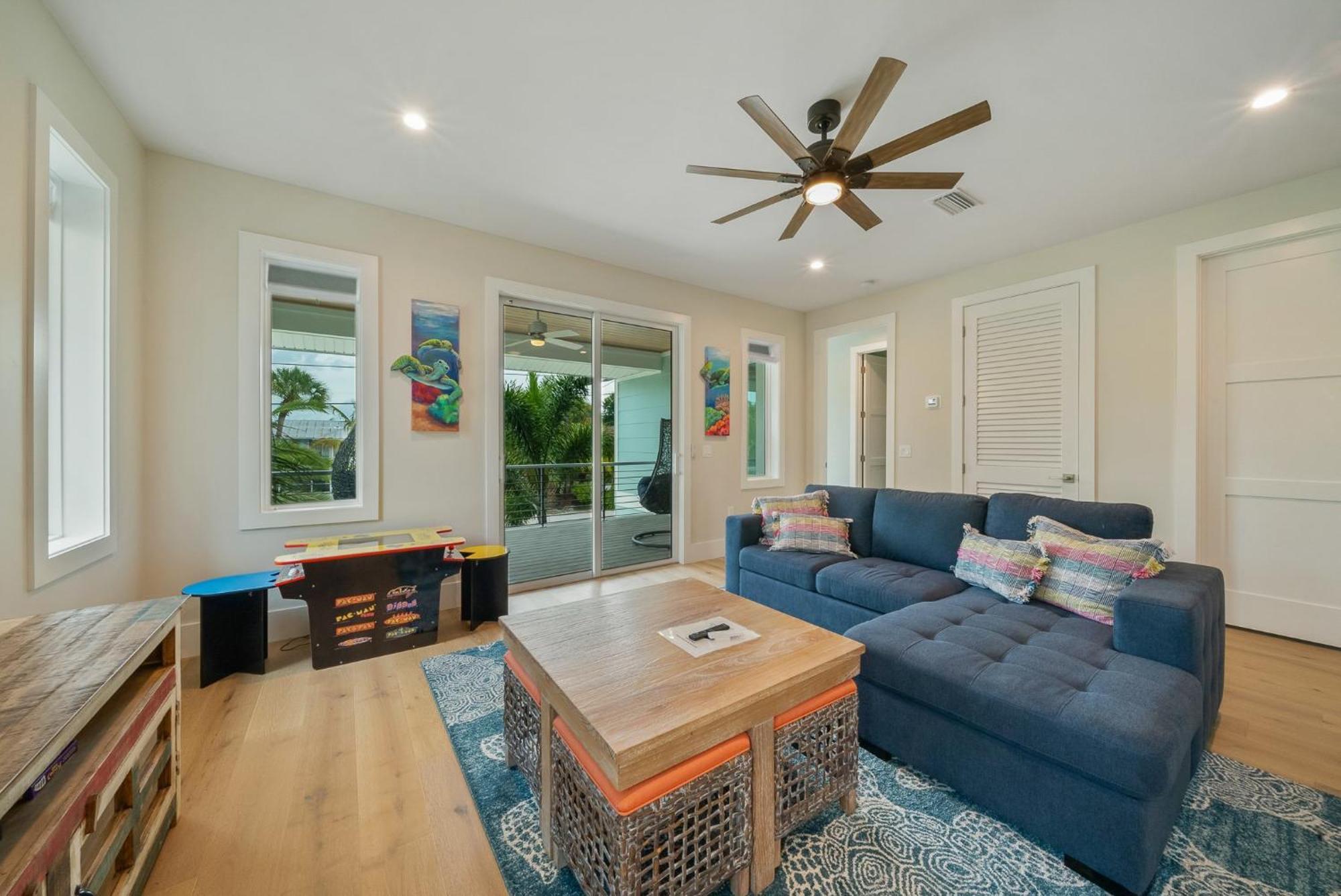 Holiday home Acqualuxe - Exquisite 2022 Lux Canal W Outdoor Oasis Pool Dock Sup Kayaks Fire Pit