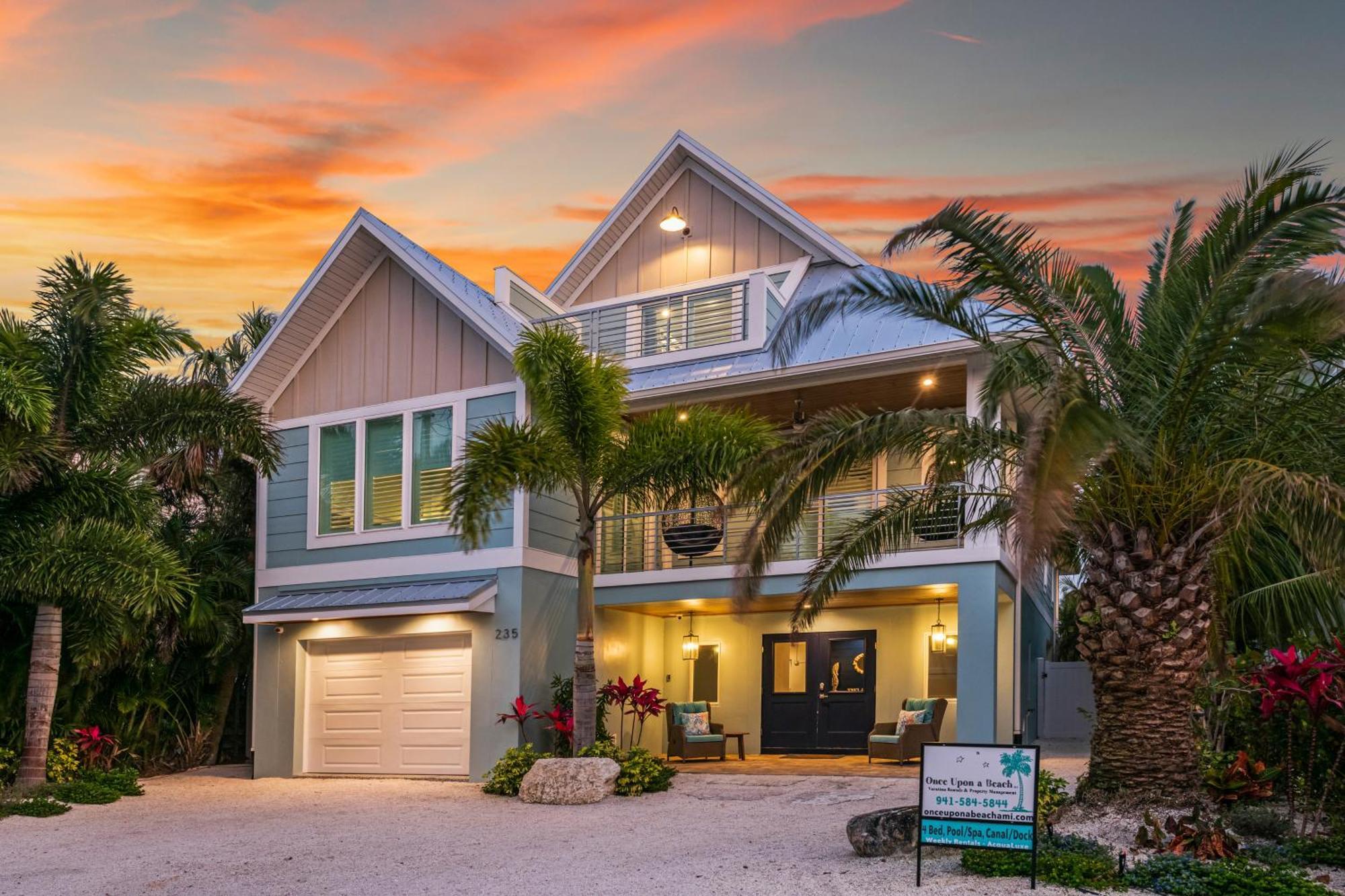 Acqualuxe - Exquisite 2022 Lux Canal W Outdoor Oasis Pool Dock Sup Kayaks Fire Pit Holiday home *