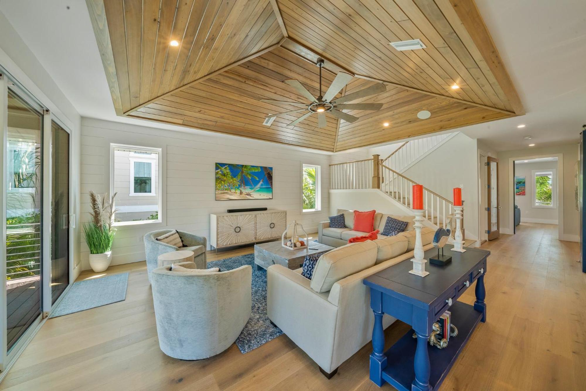 Acqualuxe - Exquisite 2022 Lux Canal W Outdoor Oasis Pool Dock Sup Kayaks Fire Pit * Anna Maria
