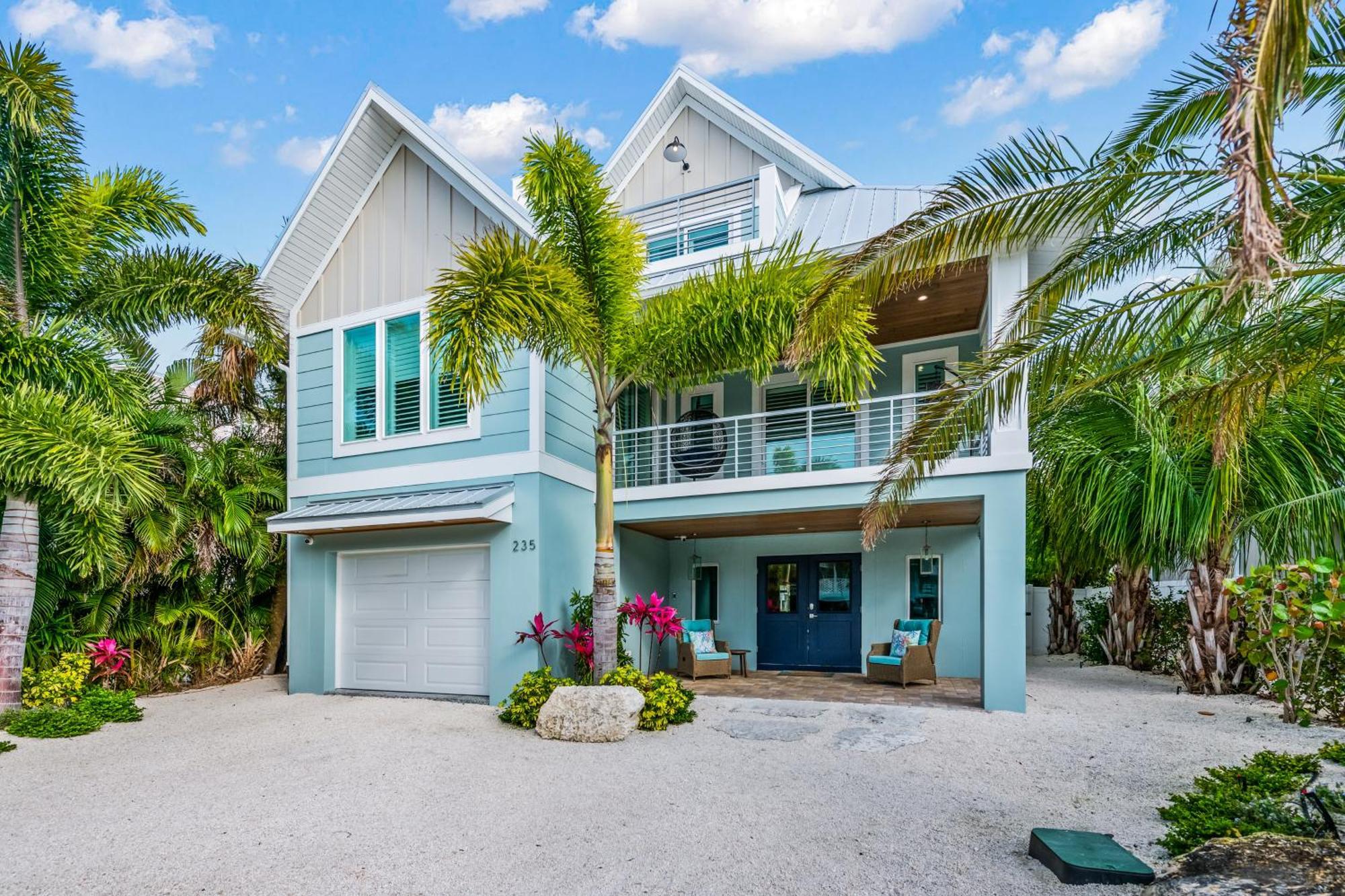 Acqualuxe - Exquisite 2022 Lux Canal W Outdoor Oasis Pool Dock Sup Kayaks Fire Pit Holiday home *