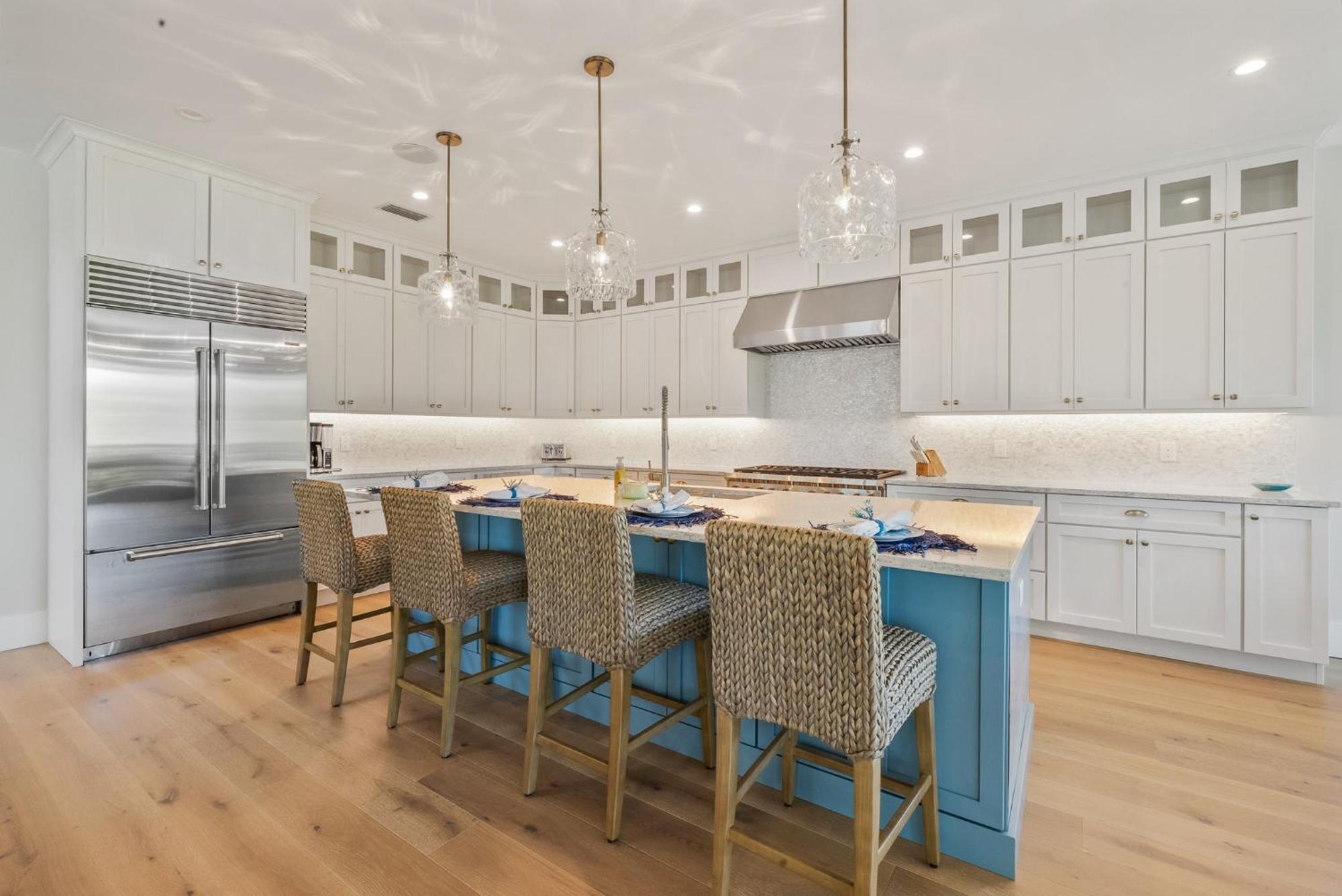 Holiday home Acqualuxe - Exquisite 2022 Lux Canal W Outdoor Oasis Pool Dock Sup Kayaks Fire Pit *