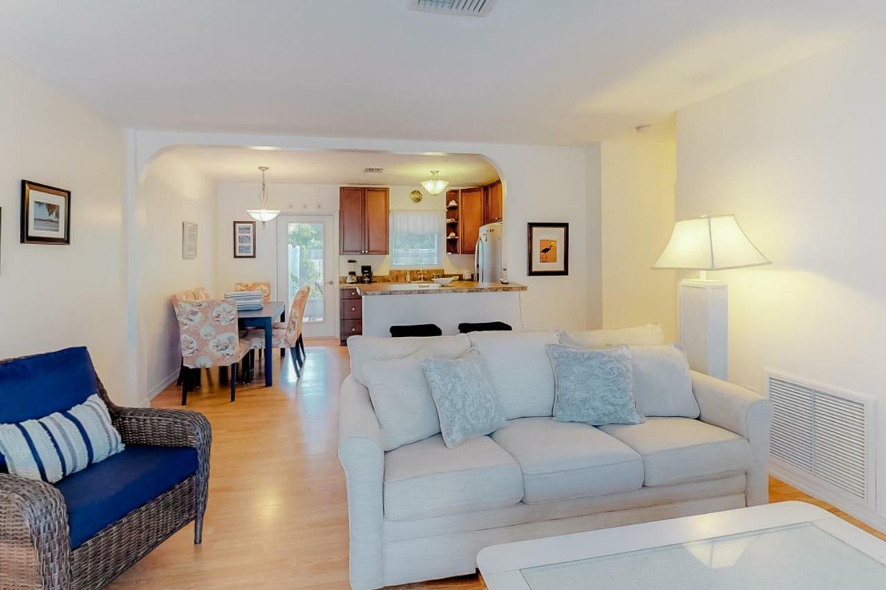 Blue Wave West Villa