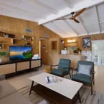 Bo\'S Beach Bungalow