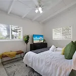 Bo\'S Beach Bungalow