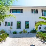 Bay Breezes At Bayside Bungalow