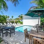 Bay Breezes At Bayside Bungalow