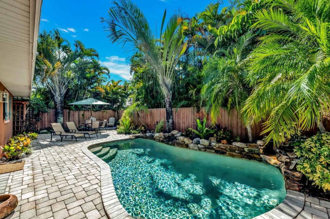 On Turtle Time - Beautifully Updated Wheated Pool Covered Porches Gear Walk To Anna Maria