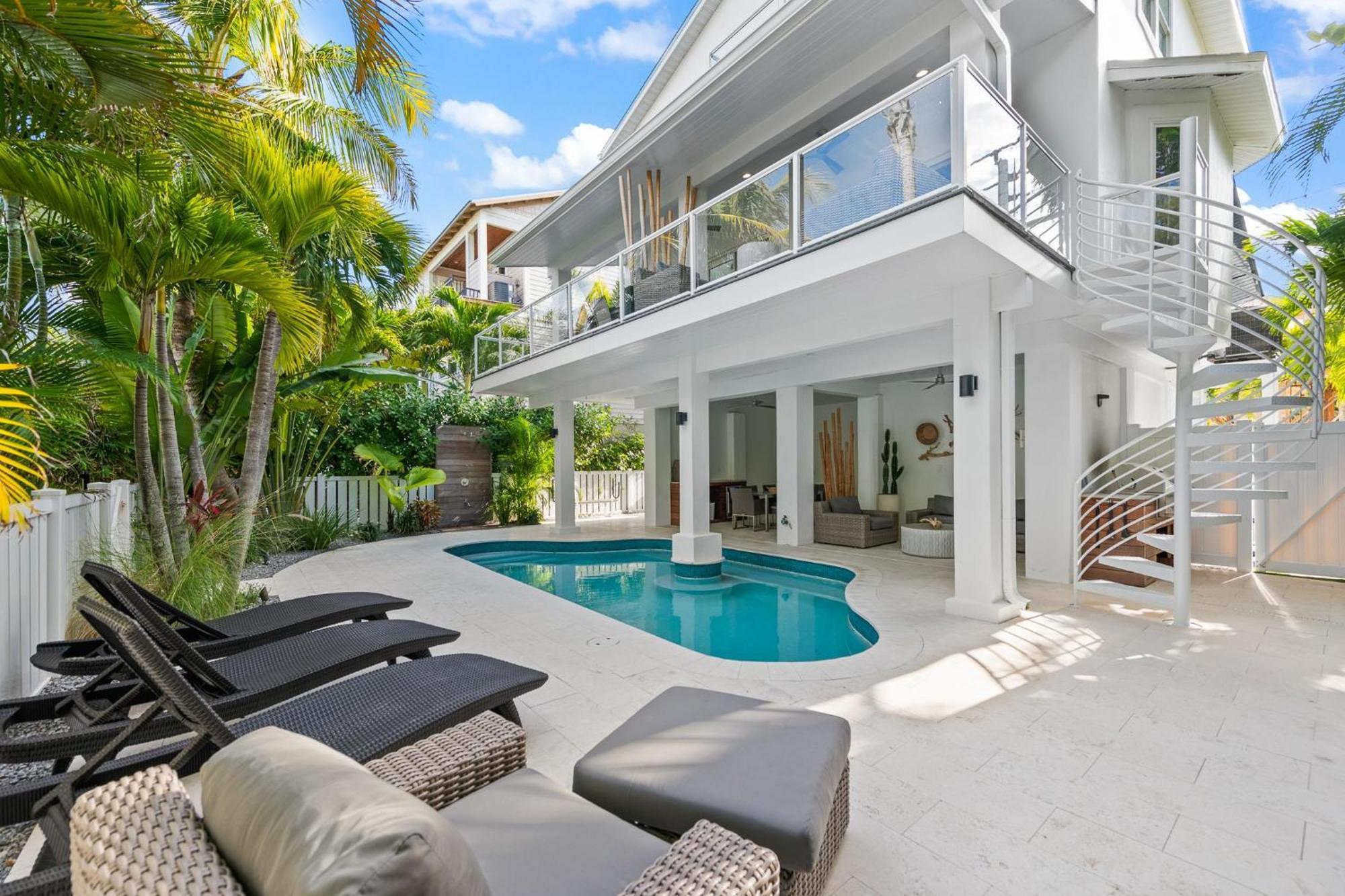 Coconut Palm Paradise *