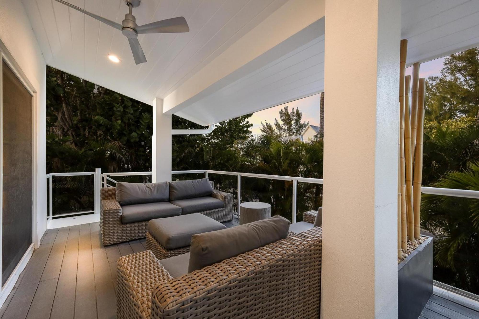 Coconut Palm Paradise * Anna Maria