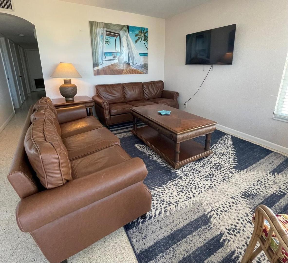 763 North Shore Downstairs Apts * Anna Maria