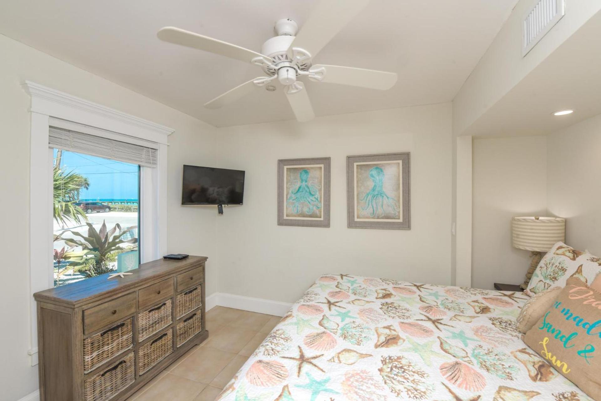 Bay Breezes At Bayside Villa