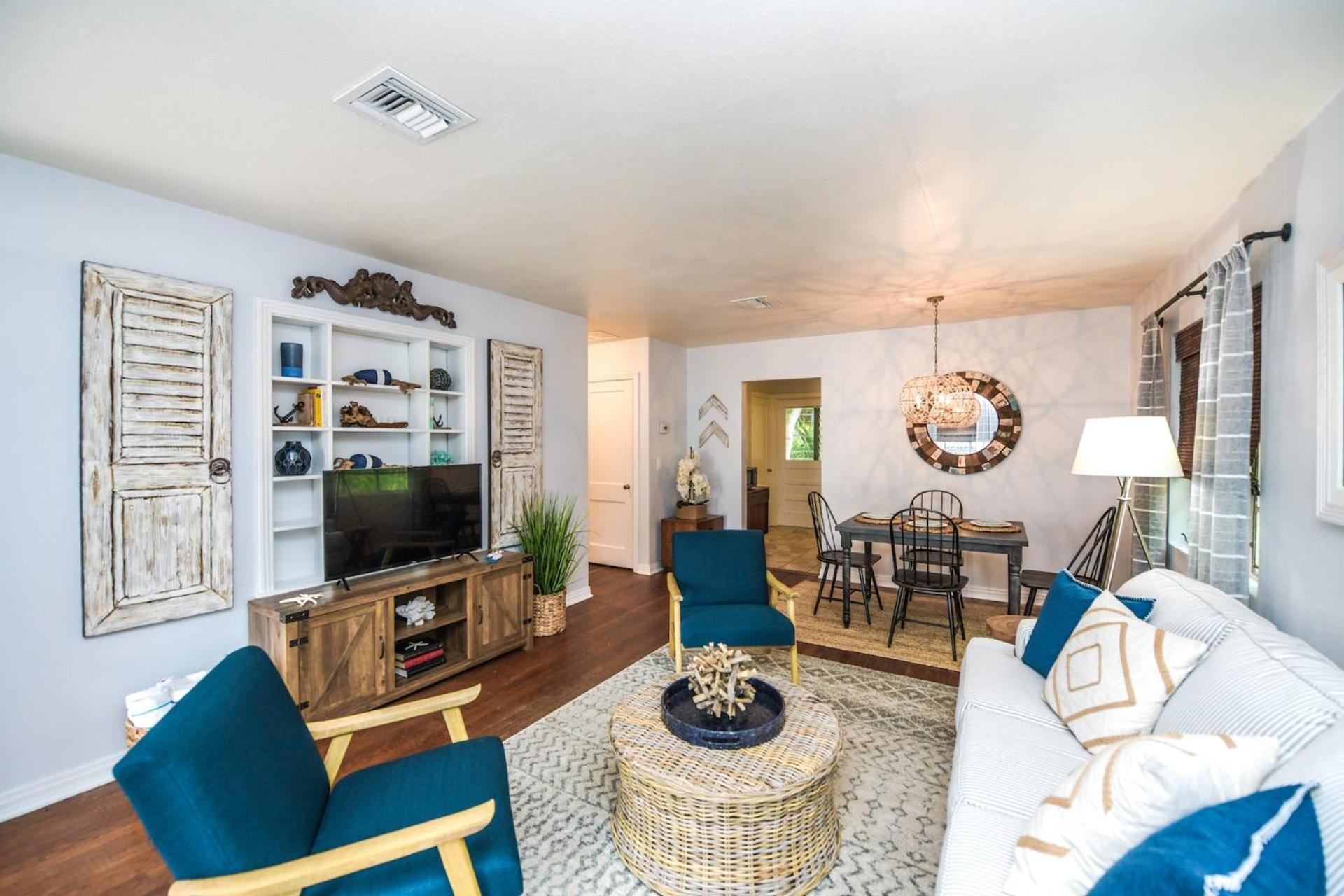 Casa - So Close Hear The Waves Historic W Gear Holiday home Anna Maria